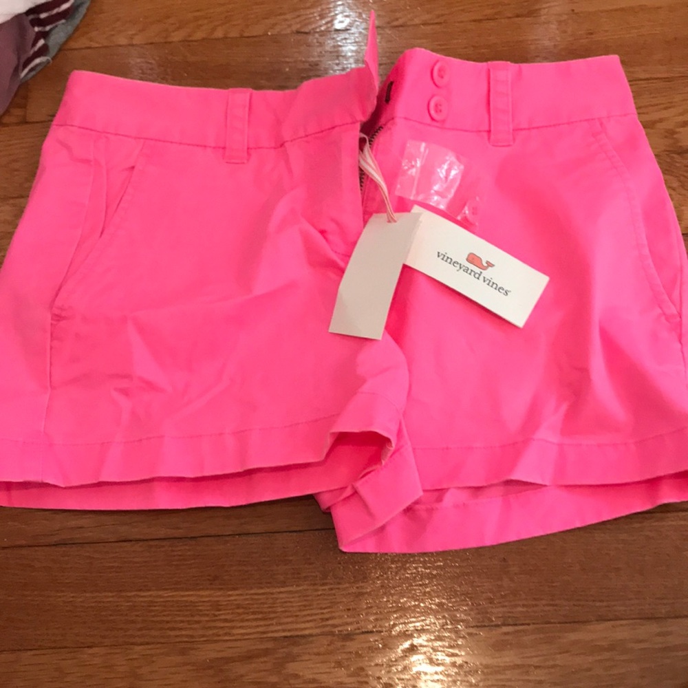 Vineyard vines bright pink shorts